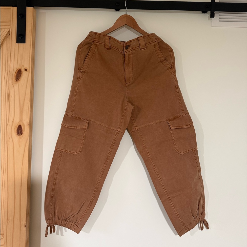 Old Navy Women’s Tan Cargo Pants